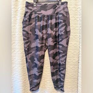 Old Navy Black Camo Joggers - XXL
